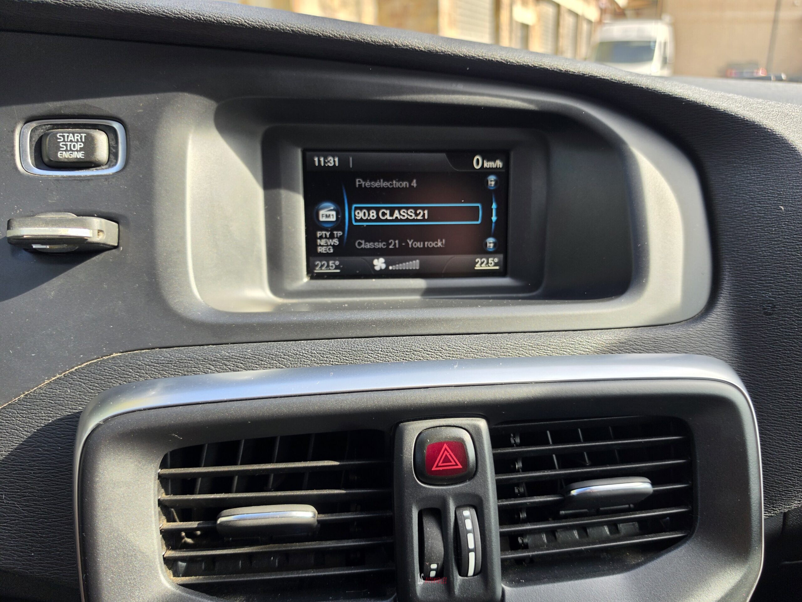 
								VOLVO V40*BOITE AUTO full									