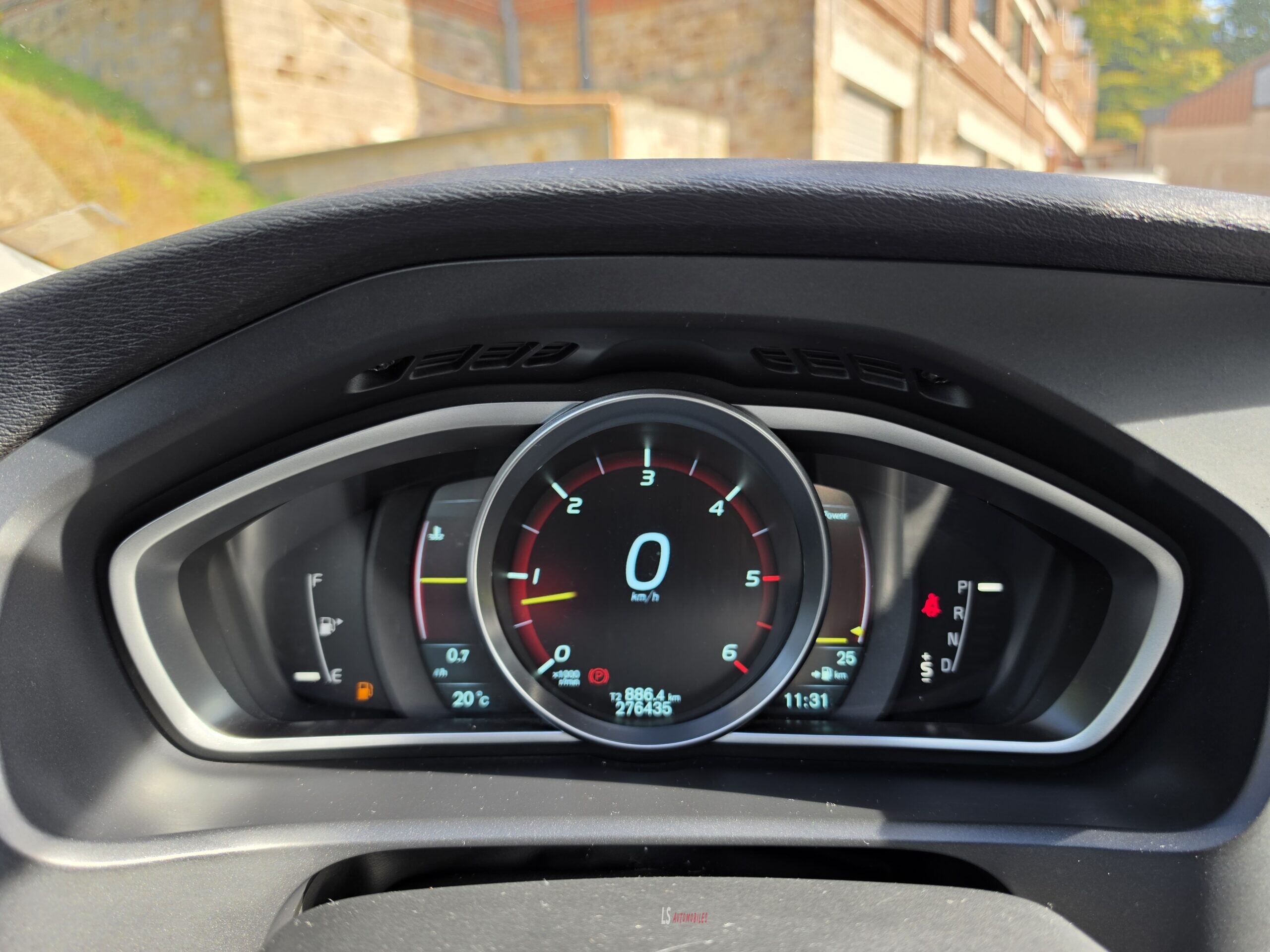 
								VOLVO V40*BOITE AUTO full									