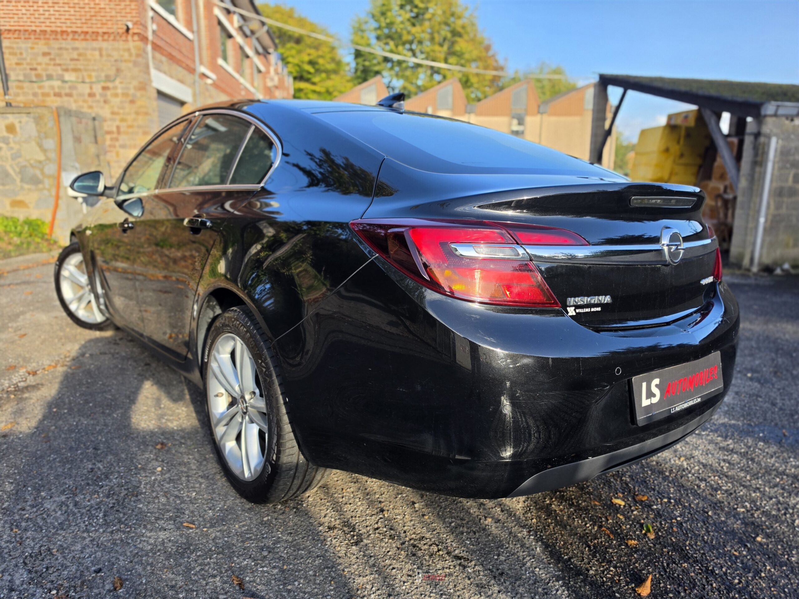 
								OPEL INSIGNIA BERLINE full									