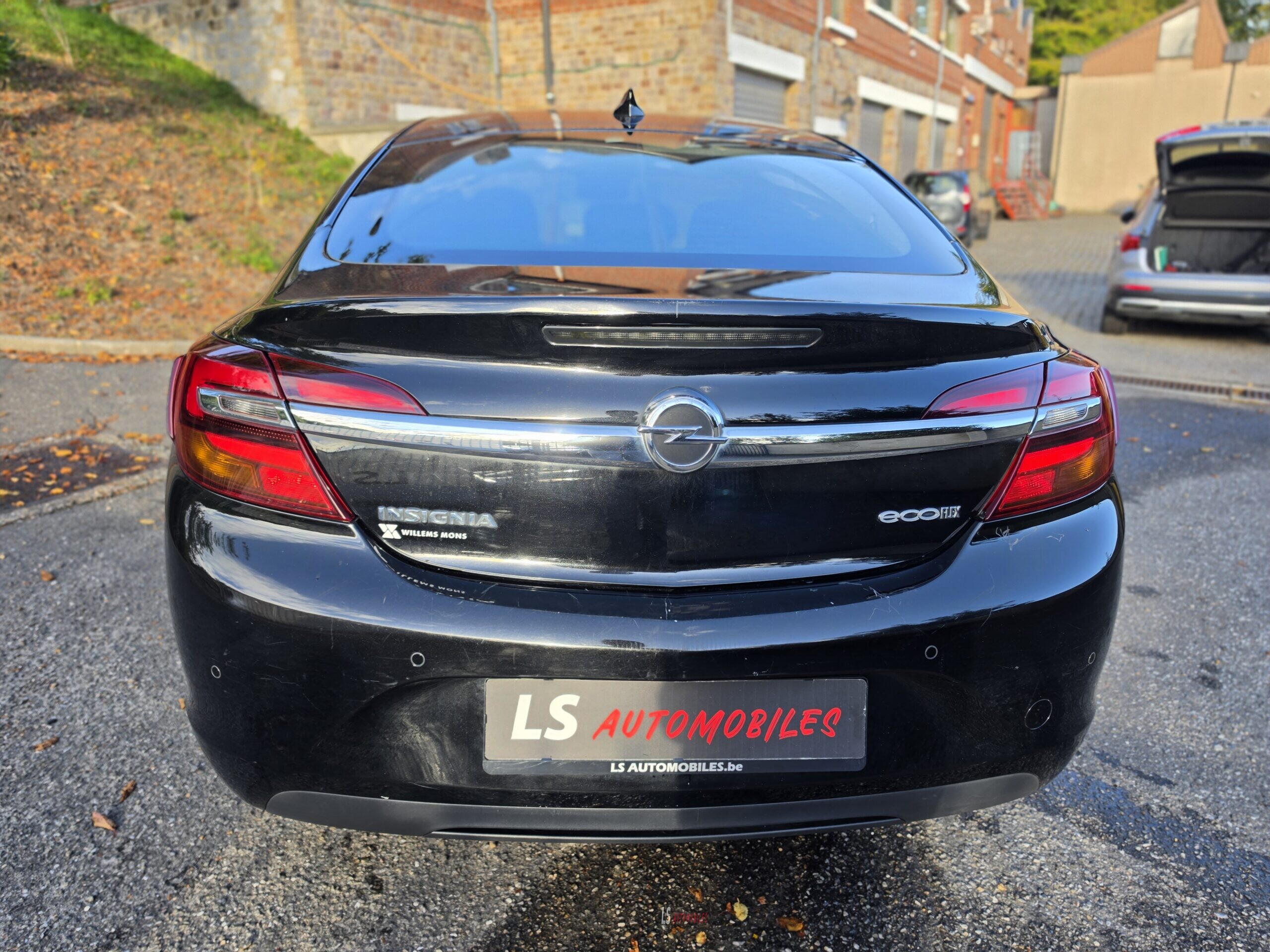 
								OPEL INSIGNIA BERLINE full									