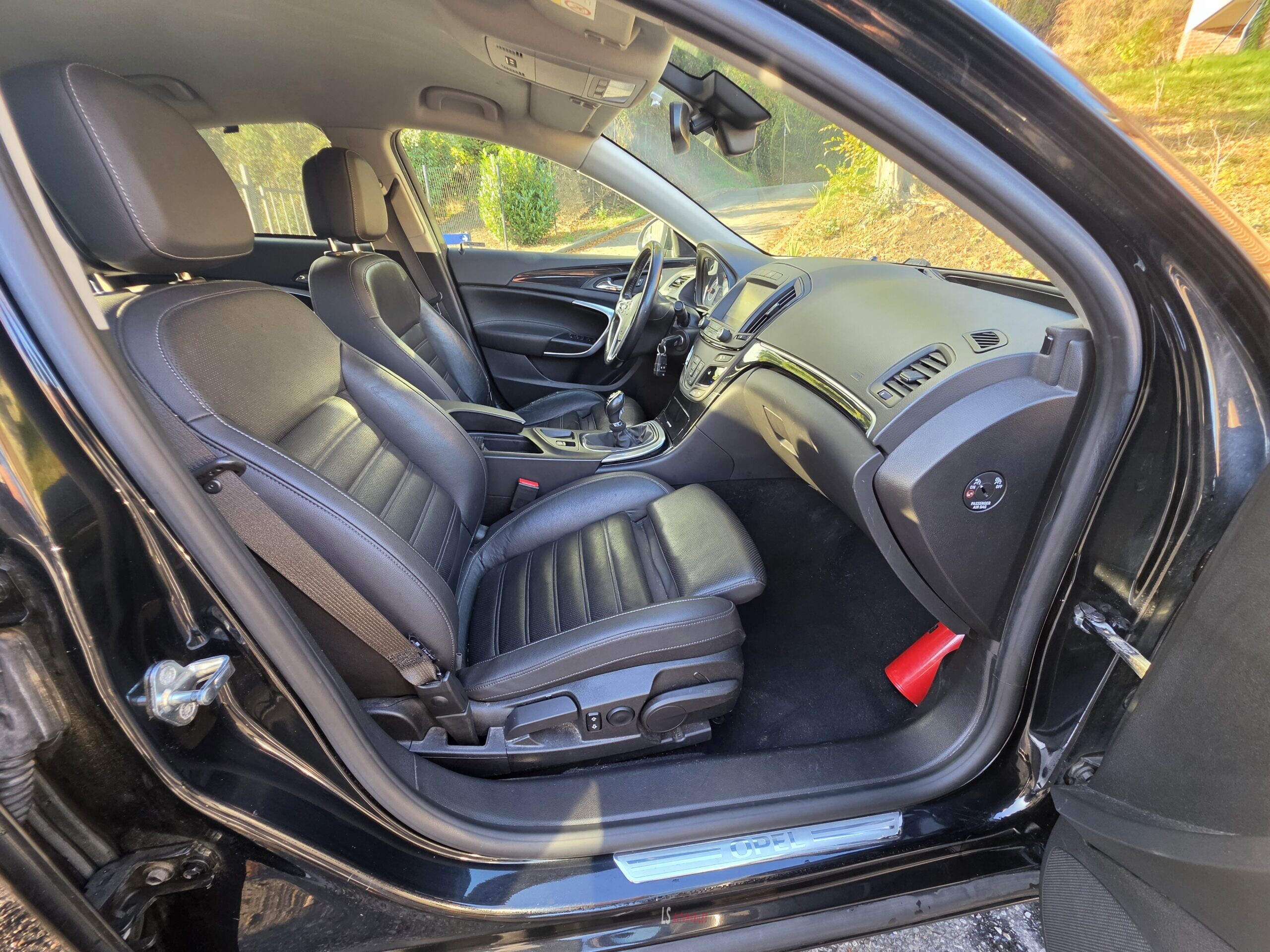 
								OPEL INSIGNIA BERLINE full									