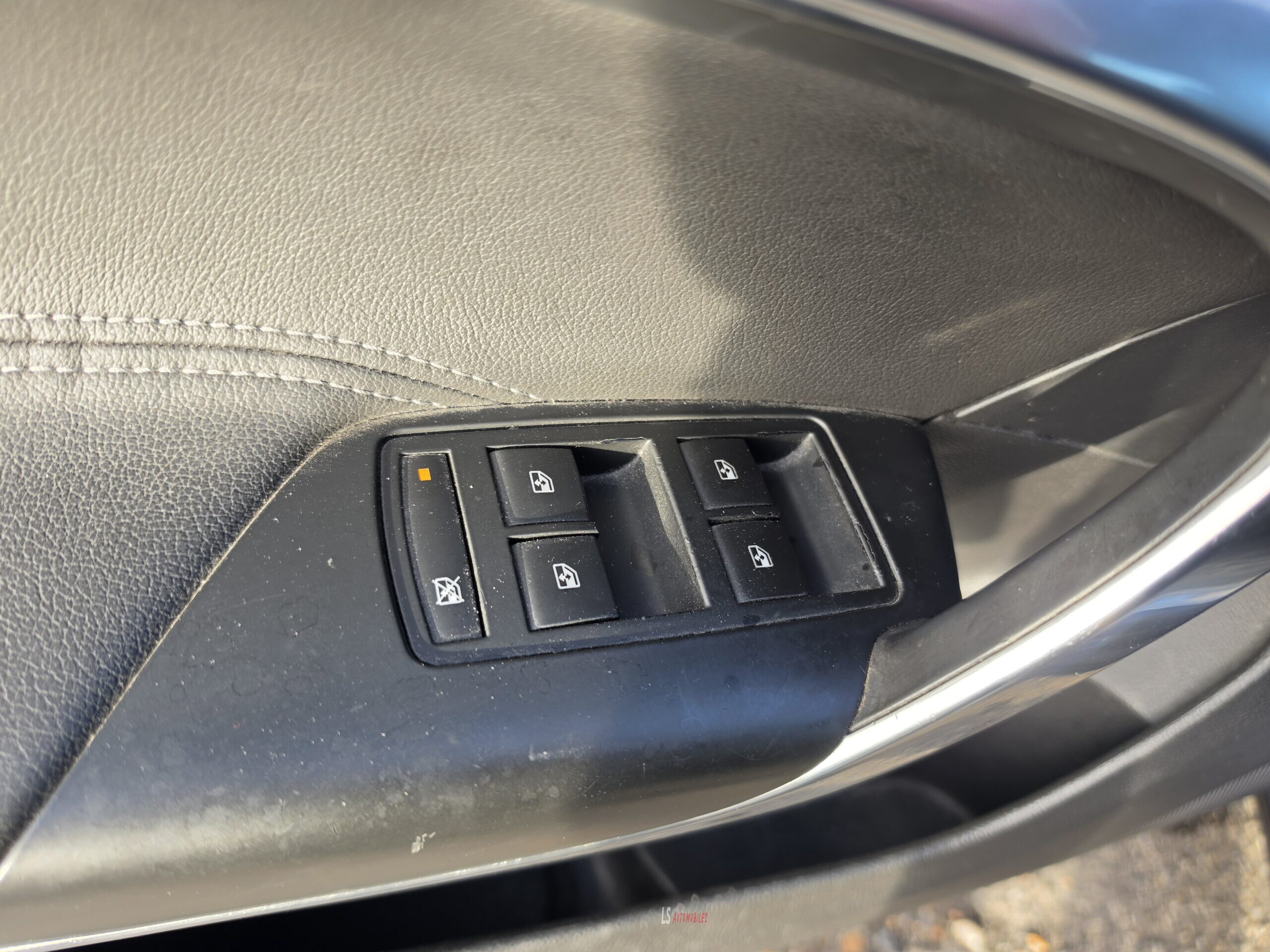 
								OPEL INSIGNIA BERLINE full									