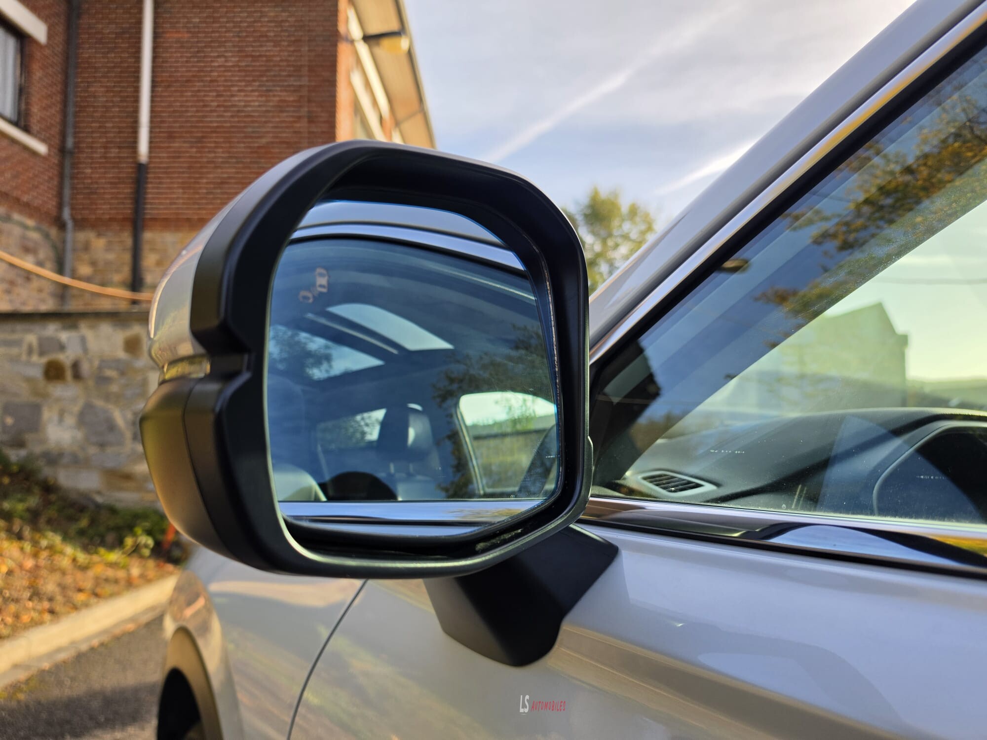 
								HONDA CR-V full									