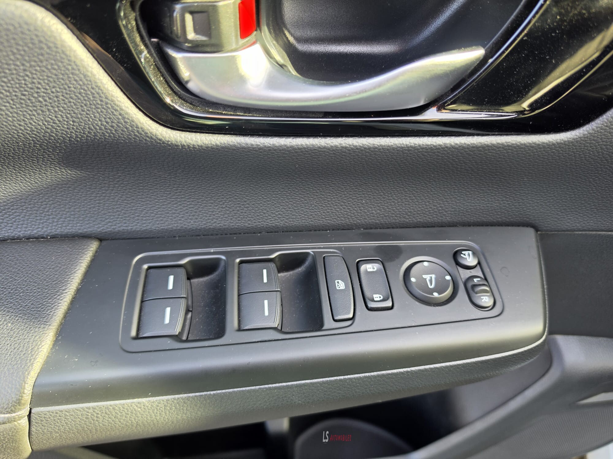
								HONDA CR-V full									