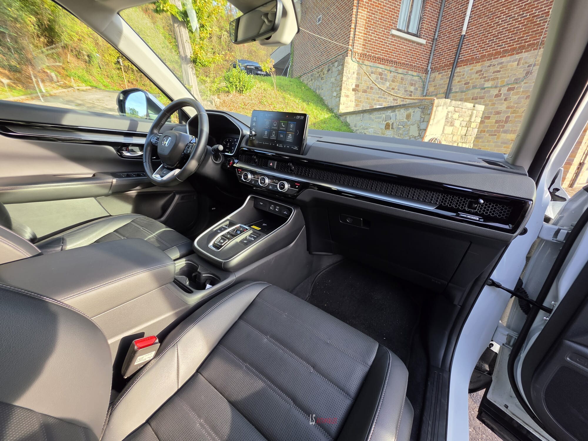 
								HONDA CR-V full									
